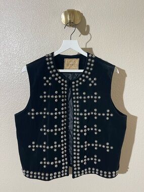 Double D Ranch Vest With One Hook Closure Size L